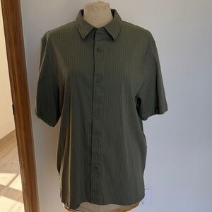 lululemon athletica For Men khaki
Green Button Down Shirt.